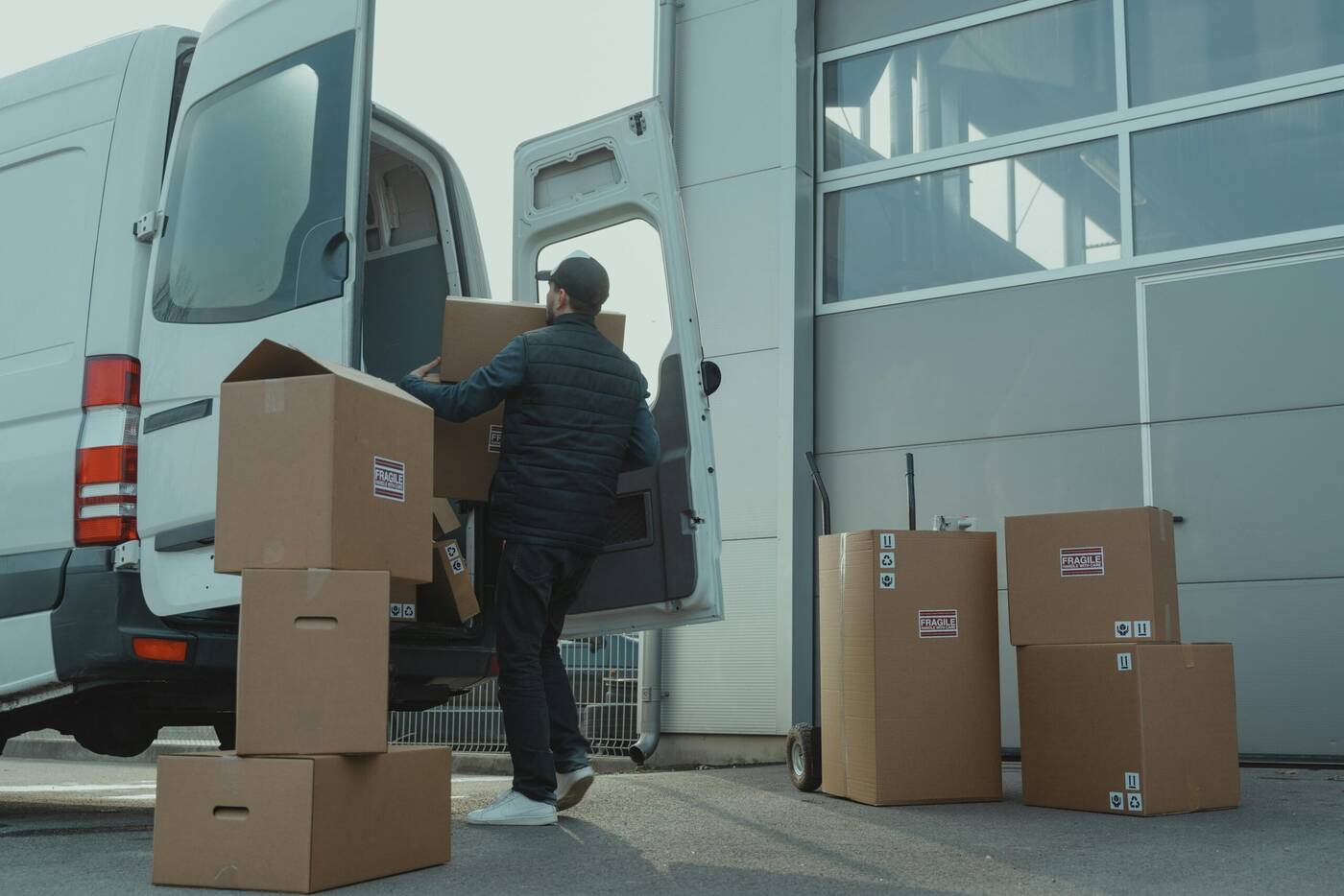 Amazon FBA Suppliers packing bulk wholesale boxes for fulfillment shipping